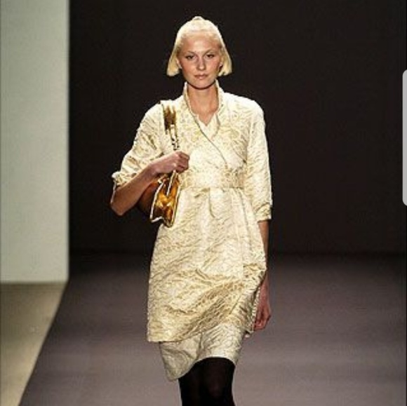 VIVIENNE TAM 2006 FALL COLLECTION FASHION COAT - Picture 1 of 8